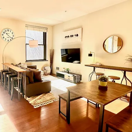 Charming Downtown Seattle Condo With Water Views